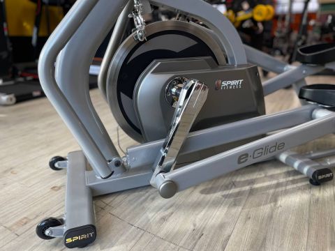 Эллиптический тренажер Spirit Fitness XG200 (Витринный экземпляр) 