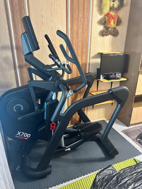 Эллиптический тренажер CardioPower PRO X700